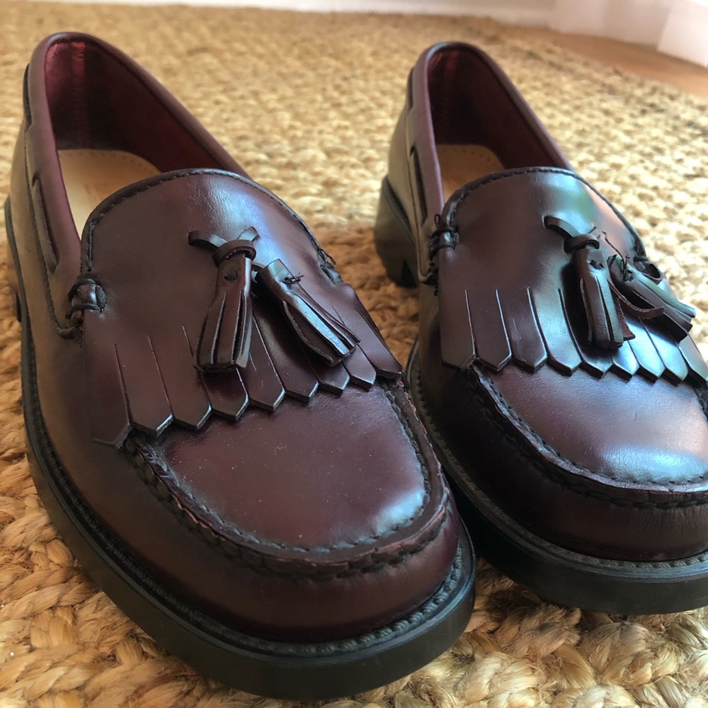 G H Bass Weejuns. Kiltie with Tassel. Size 7.5 M